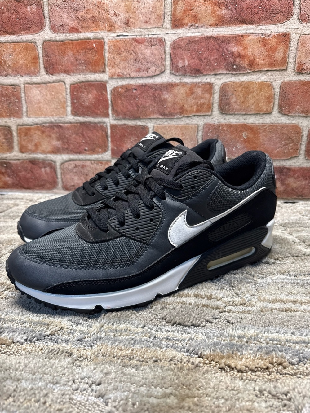 Nike Black & White Air Max 90 men’s Sz 13